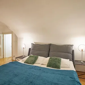 Apartament Lazenska N4, Praga